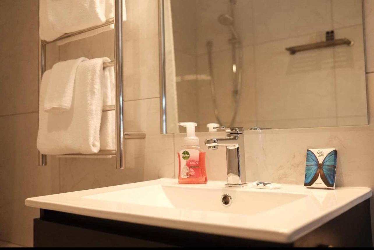 Hamilton Motel Bagian luar foto